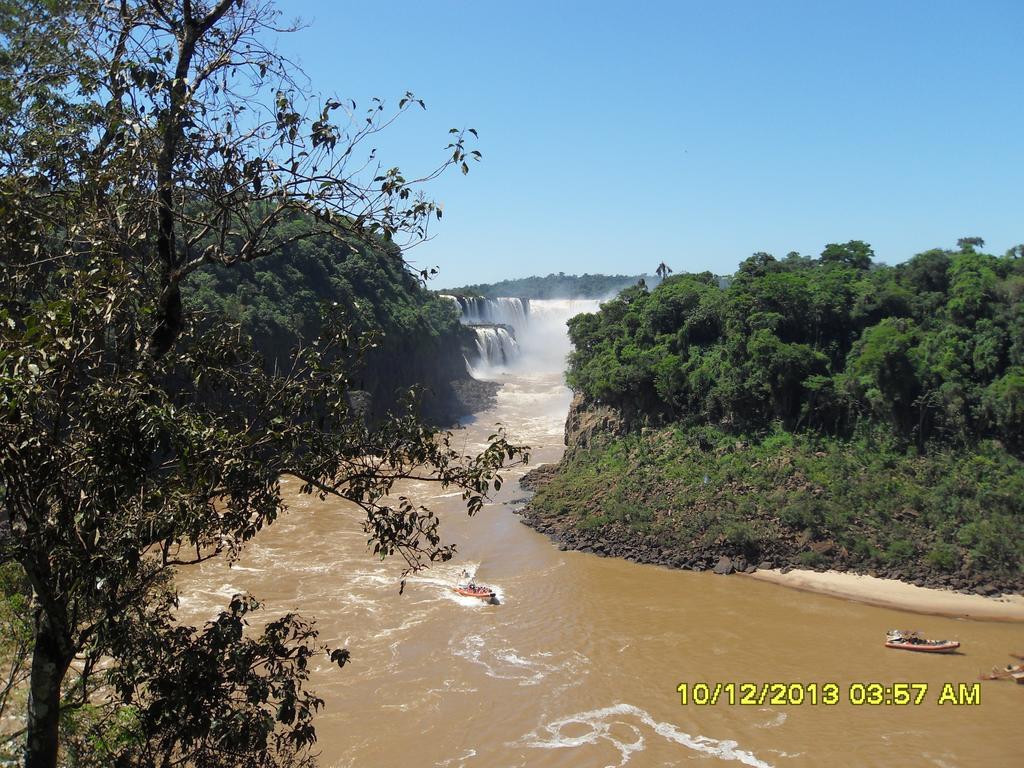 Hostel Y Posada Colibri Puerto Iguazú Esterno foto