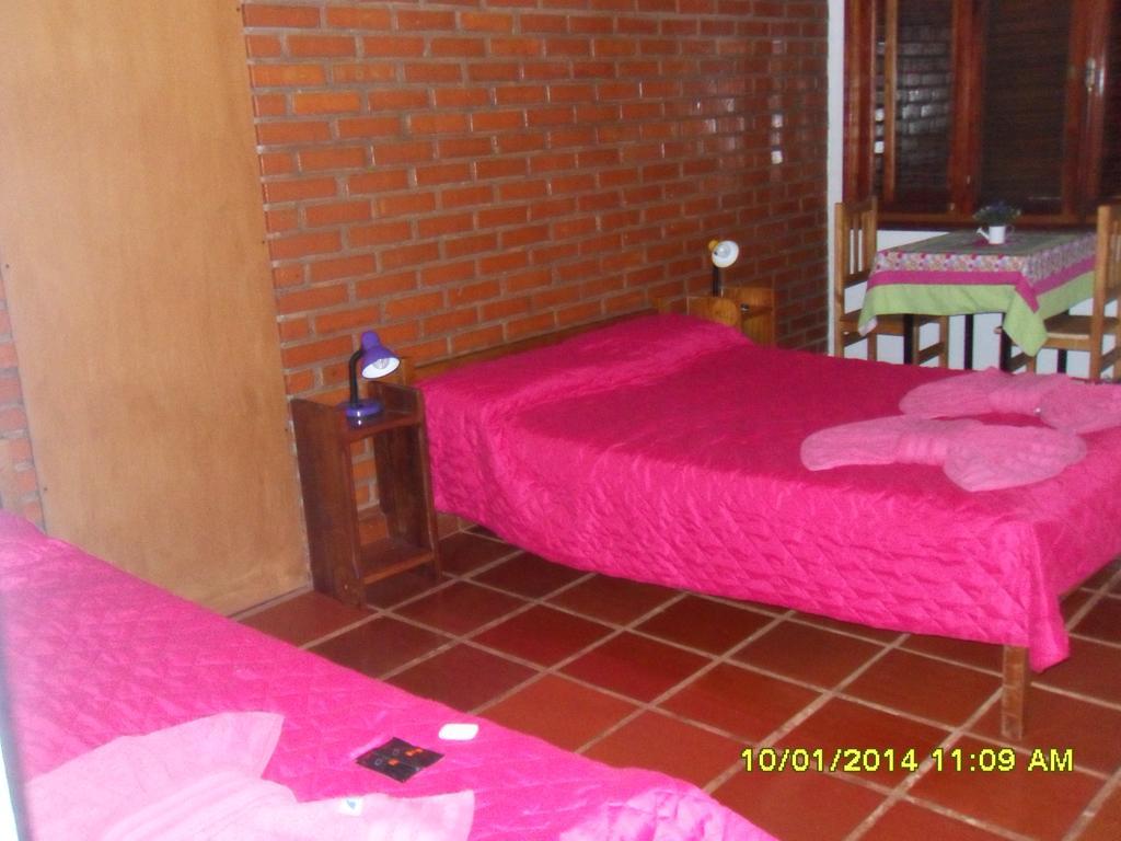 Hostel Y Posada Colibri Puerto Iguazú Camera foto